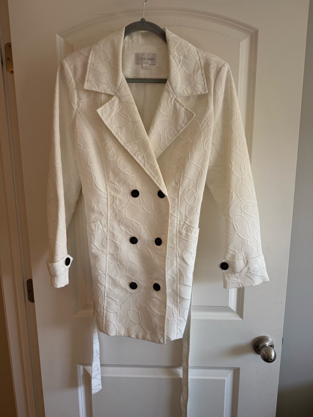 erin london White Double-Breasted Textured Trench Coat